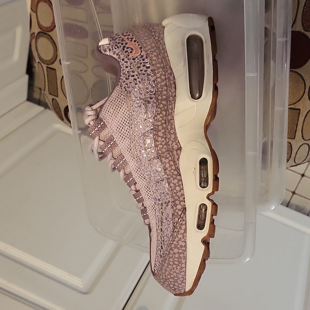 RARE Nike airMax 95 safari purple